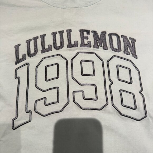 Lululemon Light Blue T-shirt (Size 4 Great Condition) - Picture 3 of 9